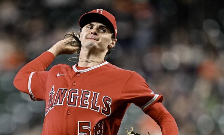 Klassen pitches through ‘jelly’ legs early en route to dominating Astros