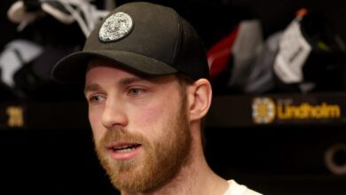 Bruins coach Marco Sturm not losing faith in Elias Lindholm after down year