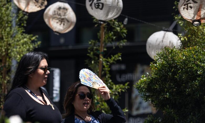 Western U.S. heatwave brings record temps to Phoenix, wildfire risk in Pacific Northwest