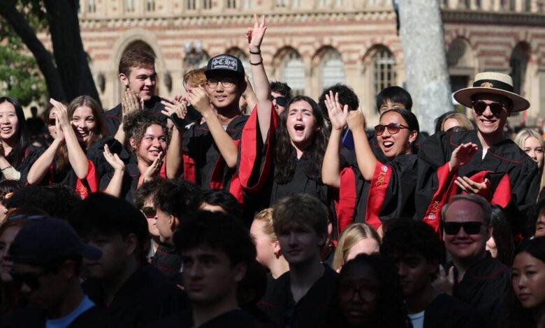 Pomp and tuition dollars at work: USC convocation is more emotional for parents than freshmen Pomp and tuition dollars at work: USC convocation is more emotional for parents than freshmen