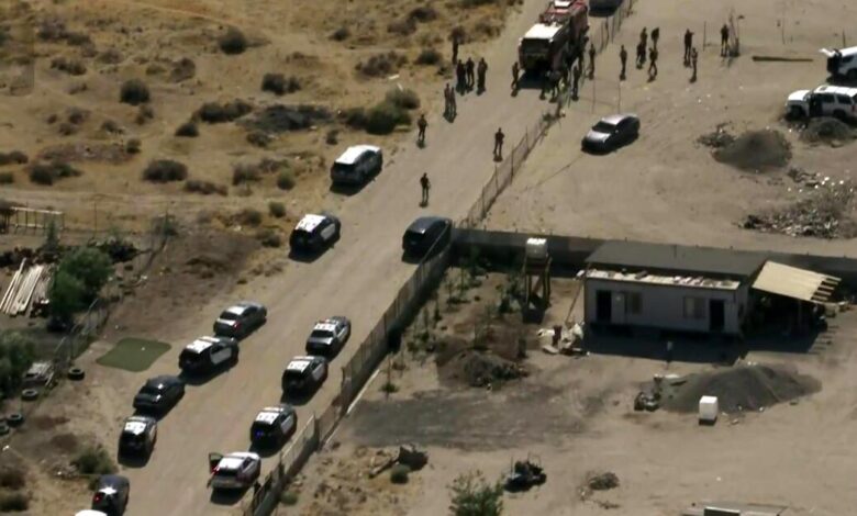 Injured detective airlifted after gunfire erupts in Antelope Valley; suspect is killed Injured detective airlifted after gunfire erupts in Antelope Valley; suspect is killed