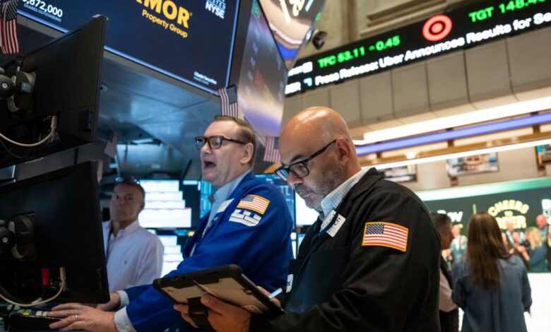 Stocks edge lower as oil prices rise and more earnings reports roll in Stocks edge lower as oil prices rise and more earnings reports roll in