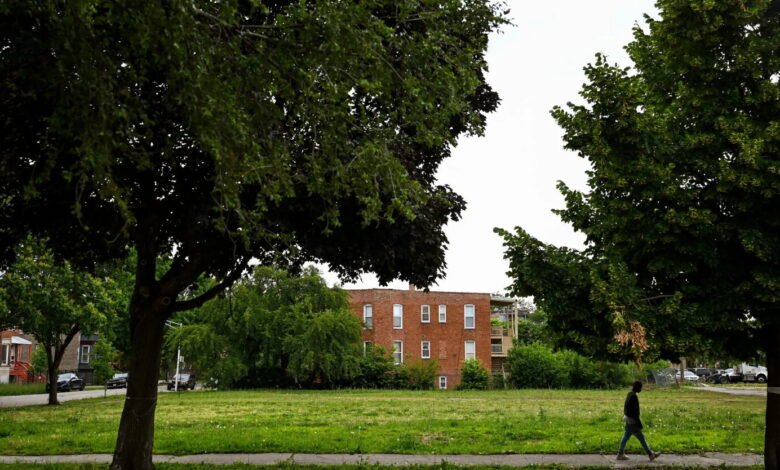 Chicago program that set aside billions for development has left poor areas behind, UIC study finds