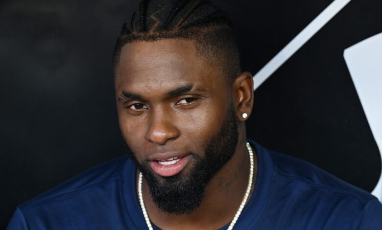 Luis Robert Jr. returns to a smattering of boos — and a White Sox team that has thrived without him