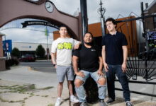 Tres millennials están creando un espacio artístico cerca del arco de La Villita
