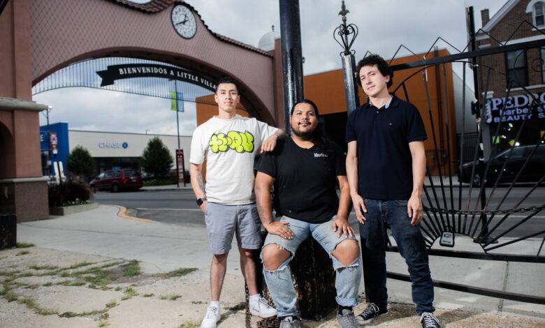Tres millennials están creando un espacio artístico cerca del arco de La Villita Tres millennials están creando un espacio artístico cerca del arco de La Villita