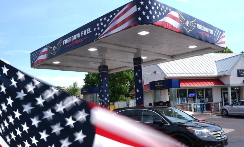 Trump Praised This Gas Station Chain. It Just Turned Into An Embarrassment. Trump Praised This Gas Station Chain. It Just Turned Into An Embarrassment.