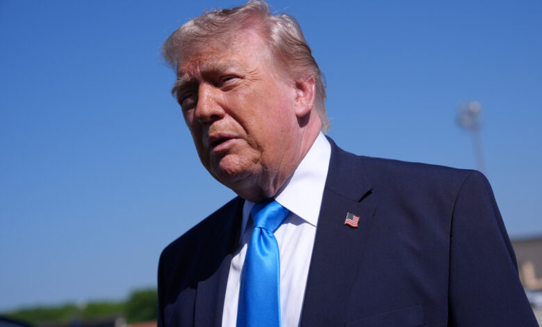 Republicans in Battleground Districts Don’t Want Trump to Campaign With Them: ‘We’ve Told Them He Cannot Come’ Republicans in Battleground Districts Don’t Want Trump to Campaign With Them: ‘We’ve Told Them He Cannot Come’