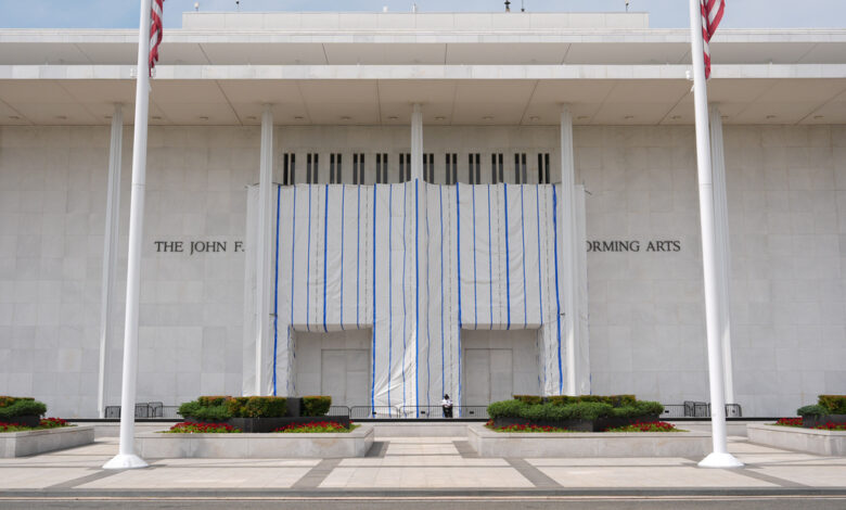 Kennedy Center renews call for Trump-backed shutdown after part of a ceiling collapses – WTOP News Kennedy Center renews call for Trump-backed shutdown after part of a ceiling collapses – WTOP News