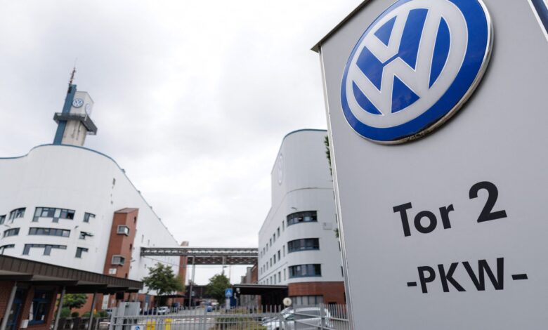Volkswagen shares rise as investors cheer board approval of sweeping cost reductions – WTOP News Volkswagen shares rise as investors cheer board approval of sweeping cost reductions – WTOP News