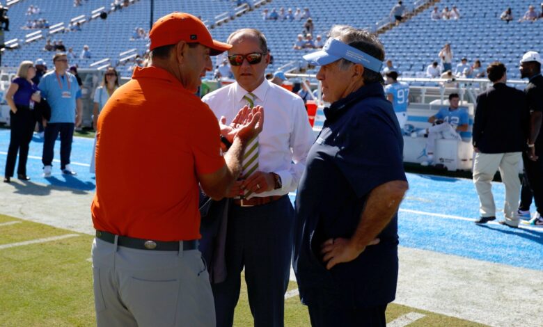 Tense Postgame Handshake Between Dabo Swinney, Bill Belichick Goes Viral Tense Postgame Handshake Between Dabo Swinney, Bill Belichick Goes Viral
