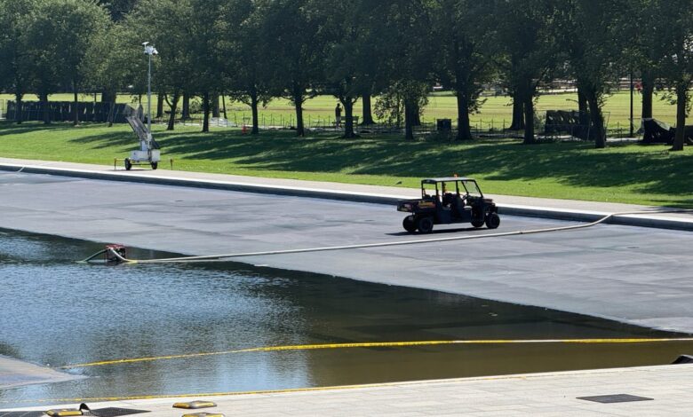 Lincoln Memorial reflecting pool: .7M contract awarded for algae fight Lincoln Memorial reflecting pool: .7M contract awarded for algae fight