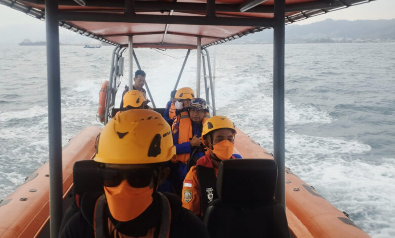 Indonesia searches for boat that went missing near Anak Krakatau volcano – WTOP News Indonesia searches for boat that went missing near Anak Krakatau volcano – WTOP News