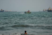 US military hits 3 Iranian oil tankers after saying Navy warships were targeted with missiles – WTOP News