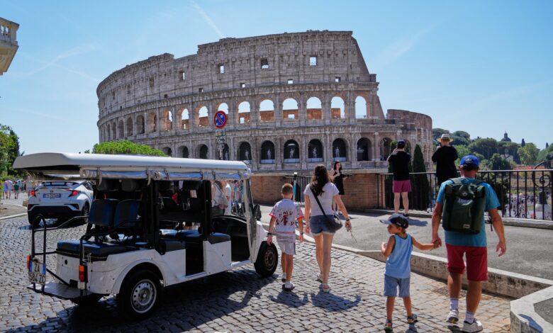 Reckoning looms for golf carts that zip through Rome’s crowded historic center – WTOP News