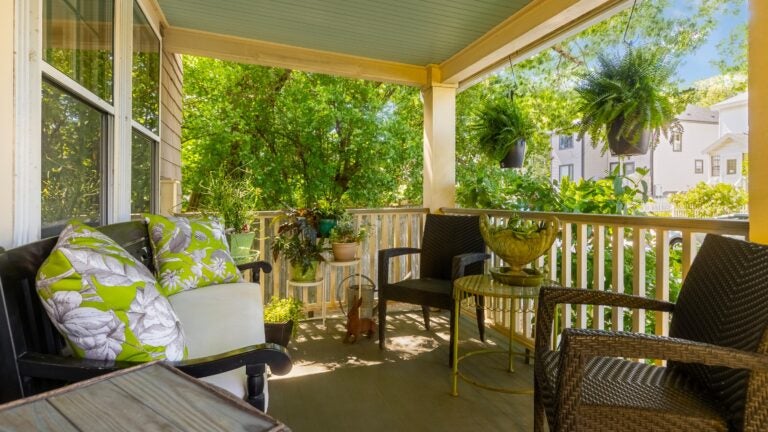 Near Harvard Square, a sunny 2-bedroom condo is a garden oasis for 0k Near Harvard Square, a sunny 2-bedroom condo is a garden oasis for 0k