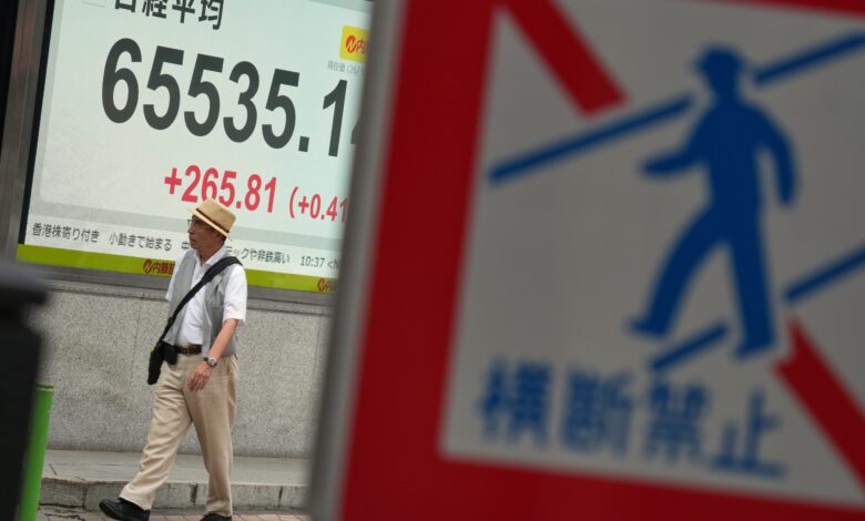 Asian shares are mixed as Brent crude approaches 0 a barrel – WTOP News Asian shares are mixed as Brent crude approaches 0 a barrel – WTOP News