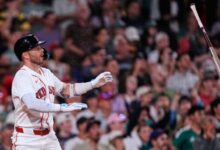Trevor Story hits a bases-loaded RBI single in 10th to lift Red Sox to 9-8 win over Mariners