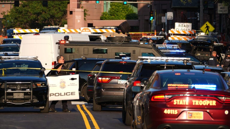 2 people were killed and suspect is dead in downtown Minneapolis shooting 2 people were killed and suspect is dead in downtown Minneapolis shooting