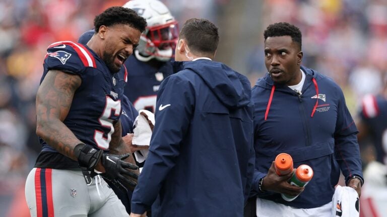 Patriots injury report: 2 LBs out, 2 others questionable vs. Jaguars Patriots injury report: 2 LBs out, 2 others questionable vs. Jaguars