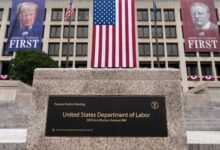 Claims for unemployment benefits drop to 196,000, lowest since mid-July as layoffs remain low – WTOP News
