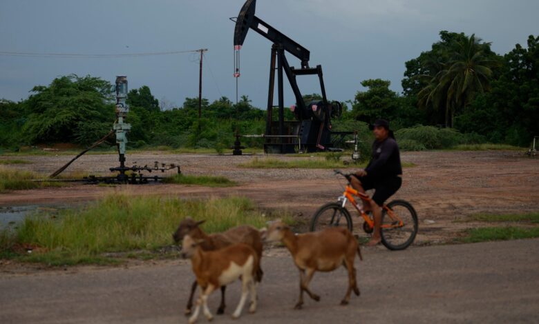 Oil giant Chevron is expected to announce it will expand operations in Venezuela, US official says – WTOP News