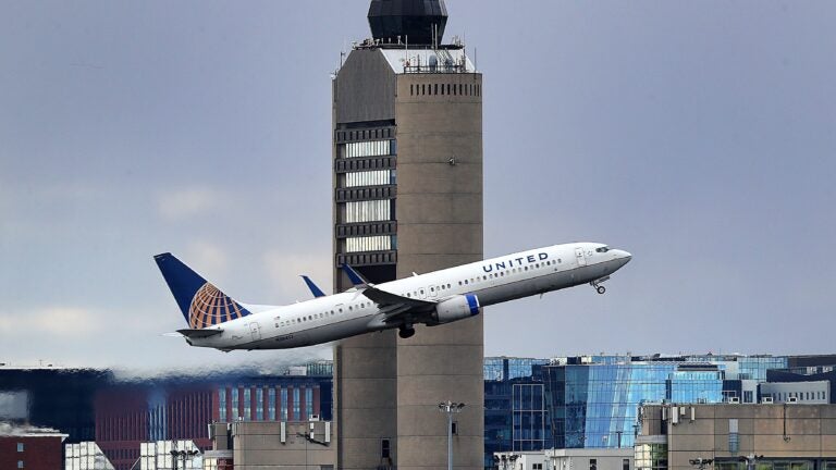 Equipment issue delays over 400 flights at Logan Airport Monday Equipment issue delays over 400 flights at Logan Airport Monday