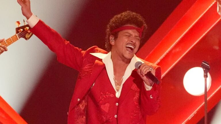Review and setlist: Bruno Mars shows Gillette Stadium why he’s the ultimate showman