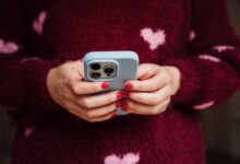 Dating apps are ditching ‘the swipe’ for meetups IRL – WTOP News