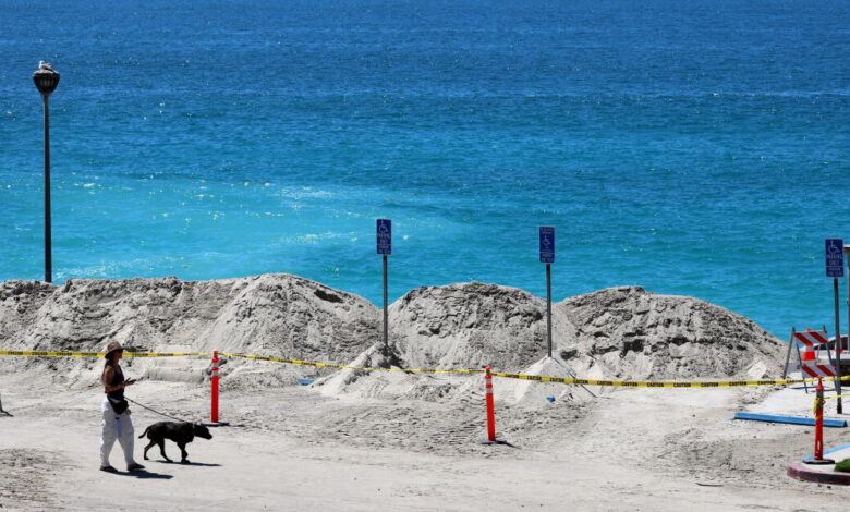 Hurricane Marie tracking away from L.A., but beaches will still be hit hard Hurricane Marie tracking away from L.A., but beaches will still be hit hard
