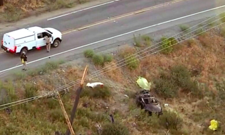 4 people dead, 2 hurt after vehicle rolls off mountain road near Wrightwood 4 people dead, 2 hurt after vehicle rolls off mountain road near Wrightwood