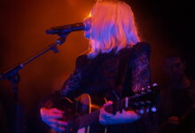 Review: Phoebe Bridgers takes Chicago off-the-grid for a phone-free ‘Lost Weekend’