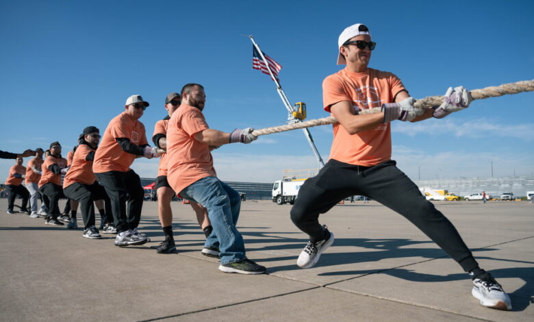 Teams compete in 18th O’Hare Plane Pull for Special Olympics Illinois