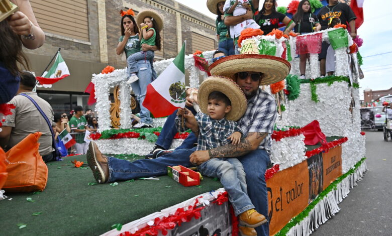 A year after Operation Midway Blitz, Chicago celebrates ‘strength’ at the Mexican Independence Day Parade A year after Operation Midway Blitz, Chicago celebrates ‘strength’ at the Mexican Independence Day Parade