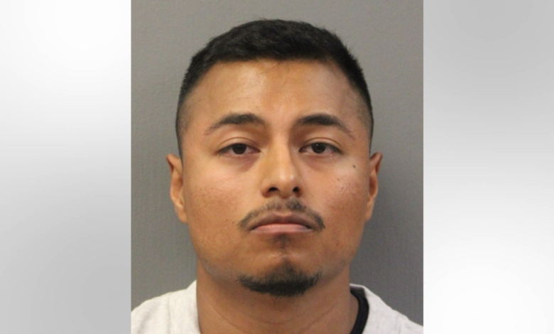 CPD timekeeper plied minor with drugs, alcohol during violent sexual abuse, prosecutors say CPD timekeeper plied minor with drugs, alcohol during violent sexual abuse, prosecutors say