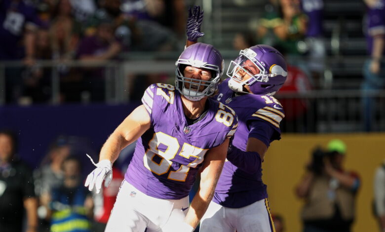 Vikings score 29 straight points to beat Packers 39-22
