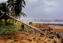 Tourists should skip Kauai as it recovers from Hurricane Lowell, officials say