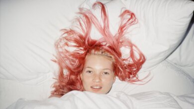 Tate Britain Explores Art and Fashion of the 1990s in Landmark London Exhibition