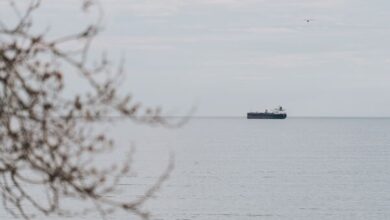 Russian Oil Shipments Drop to One-Month Low as Major Baltic Port Halts Operations