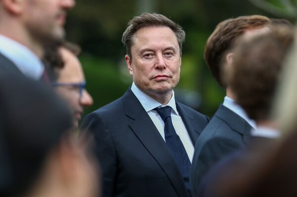 Elon Musk Says SpaceX and Tesla Form Committees to Explore Potential Merger Elon Musk Says SpaceX and Tesla Form Committees to Explore Potential Merger