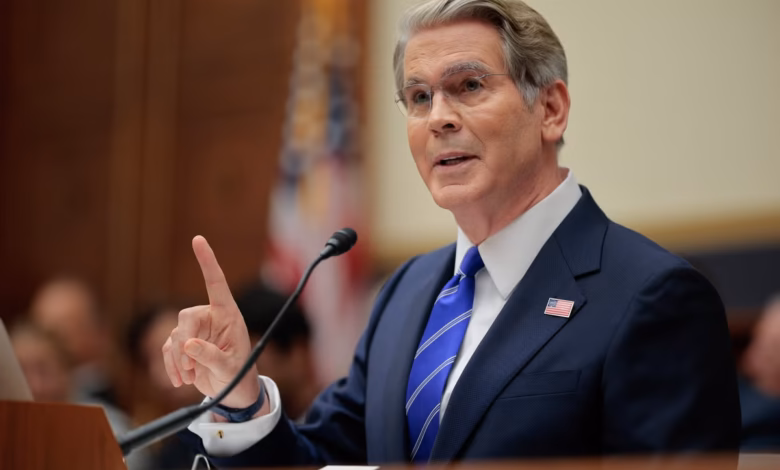 Trump Administration Weighs Fines and Private Collectors for Student Loan Defaults Trump Administration Weighs Fines and Private Collectors for Student Loan Defaults