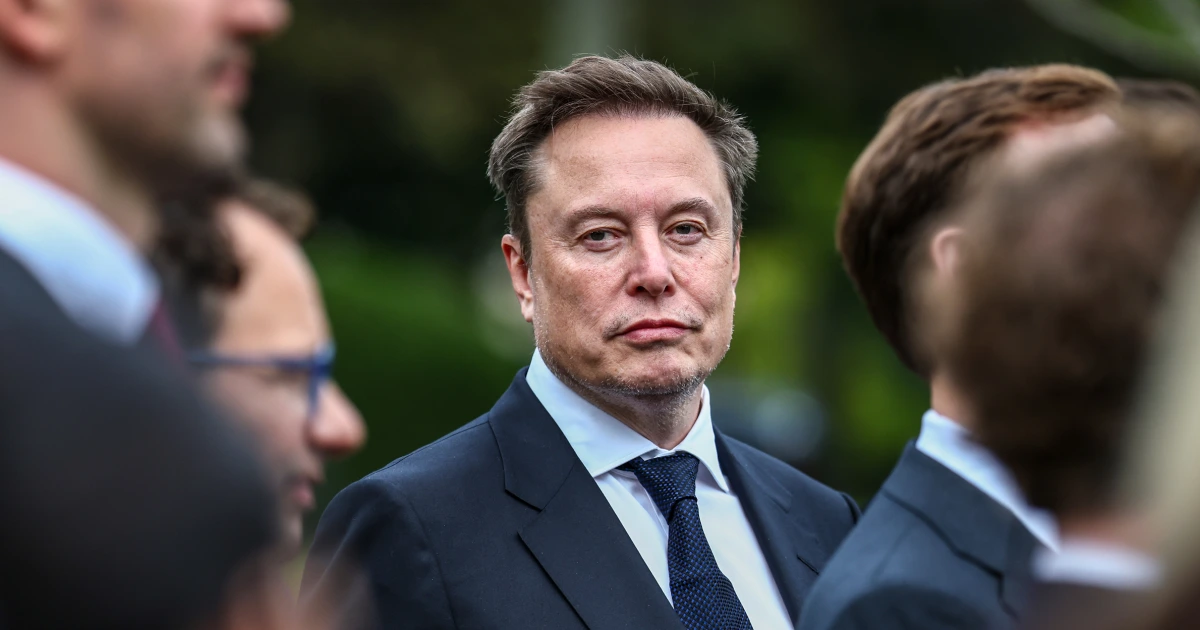 Elon Musk Confirms SpaceX and Tesla Boards Formed Special Committees to Weigh Merger Elon Musk Confirms SpaceX and Tesla Boards Formed Special Committees to Weigh Merger