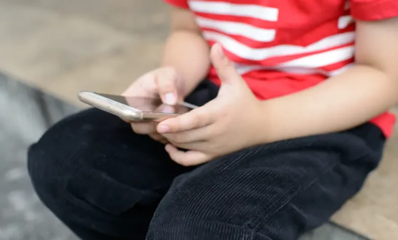 Navigating the Middle School Phone Dilemma: One Parent’s Shift in Perspective Navigating the Middle School Phone Dilemma: One Parent’s Shift in Perspective