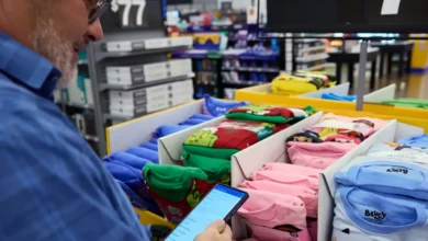 Walmart Embraces AI Shopping Agents While Amazon Cracks Down on Bots