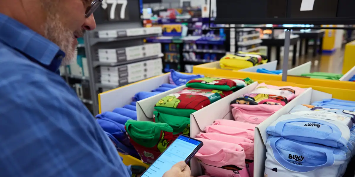 Walmart Embraces AI Shopping Agents While Amazon Cracks Down on Bots