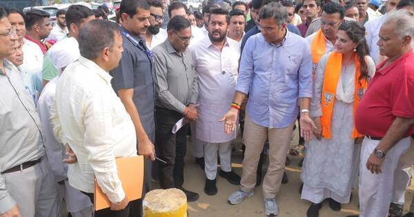 Delhi Minister Parvesh Sahib Singh Orders Road Repairs and Lighting Upgrades