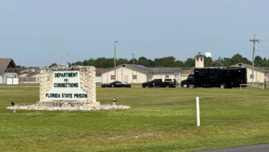 Florida Executes 77-Year-Old Inmate for 1986 Killing of Sheriff’s Deputy Florida Executes 77-Year-Old Inmate for 1986 Killing of Sheriff’s Deputy