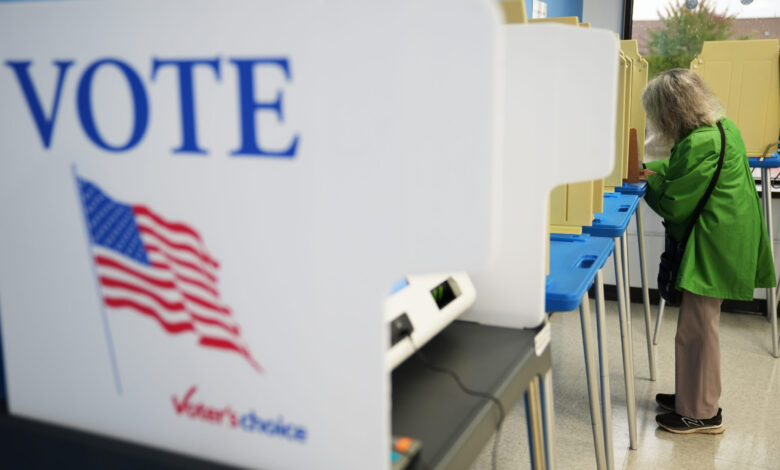 Voters favor Democrats on key issues but lack faith in either party to solve problems: AP-NORC poll – WTOP News Voters favor Democrats on key issues but lack faith in either party to solve problems: AP-NORC poll – WTOP News