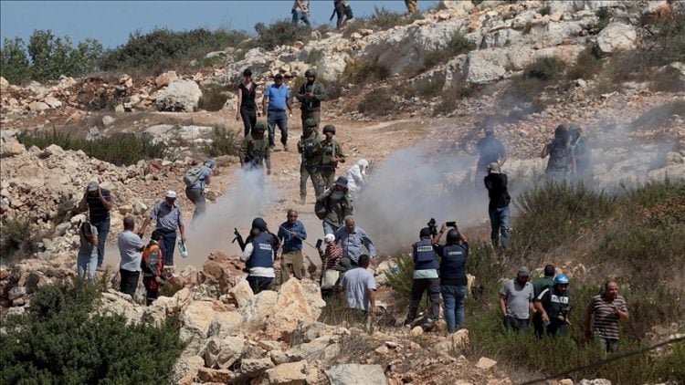 US Lawmaker Calls Netanyahu a “Liar” After Settlers Beat American Photographer US Lawmaker Calls Netanyahu a “Liar” After Settlers Beat American Photographer