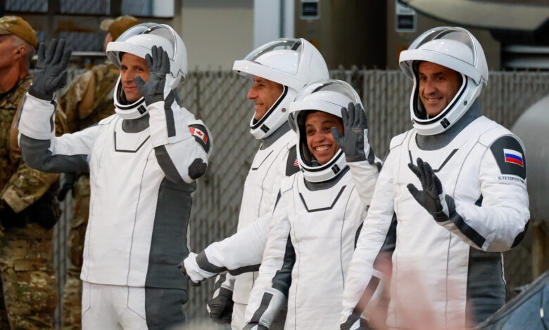 SpaceX launches 4 astronauts on a fast track to the International Space Station – WTOP News SpaceX launches 4 astronauts on a fast track to the International Space Station – WTOP News